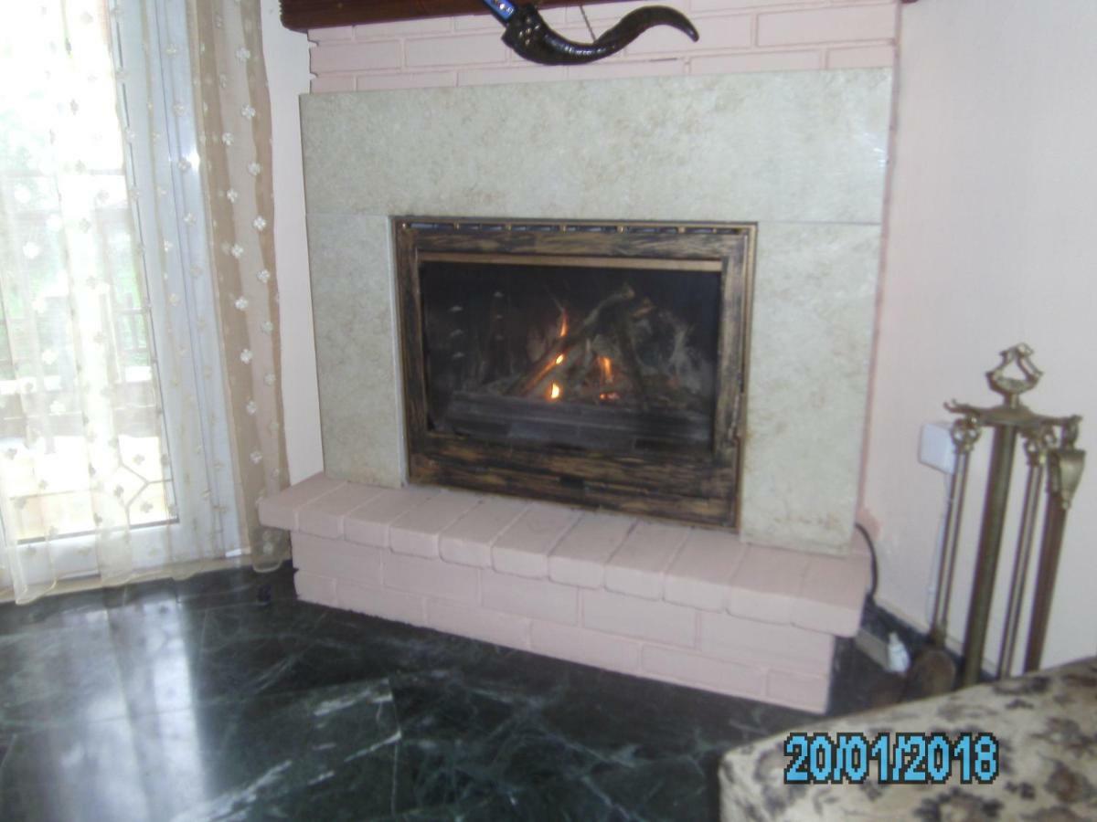 George'S House Apartment Agios Matthaios  ภายนอก รูปภาพ