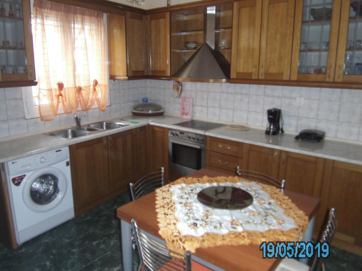 George'S House Apartment Agios Matthaios  ภายนอก รูปภาพ