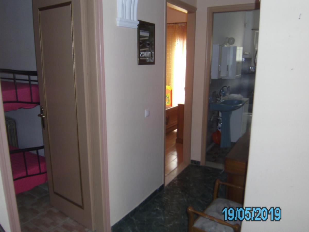 George'S House Apartment Agios Matthaios  ภายนอก รูปภาพ